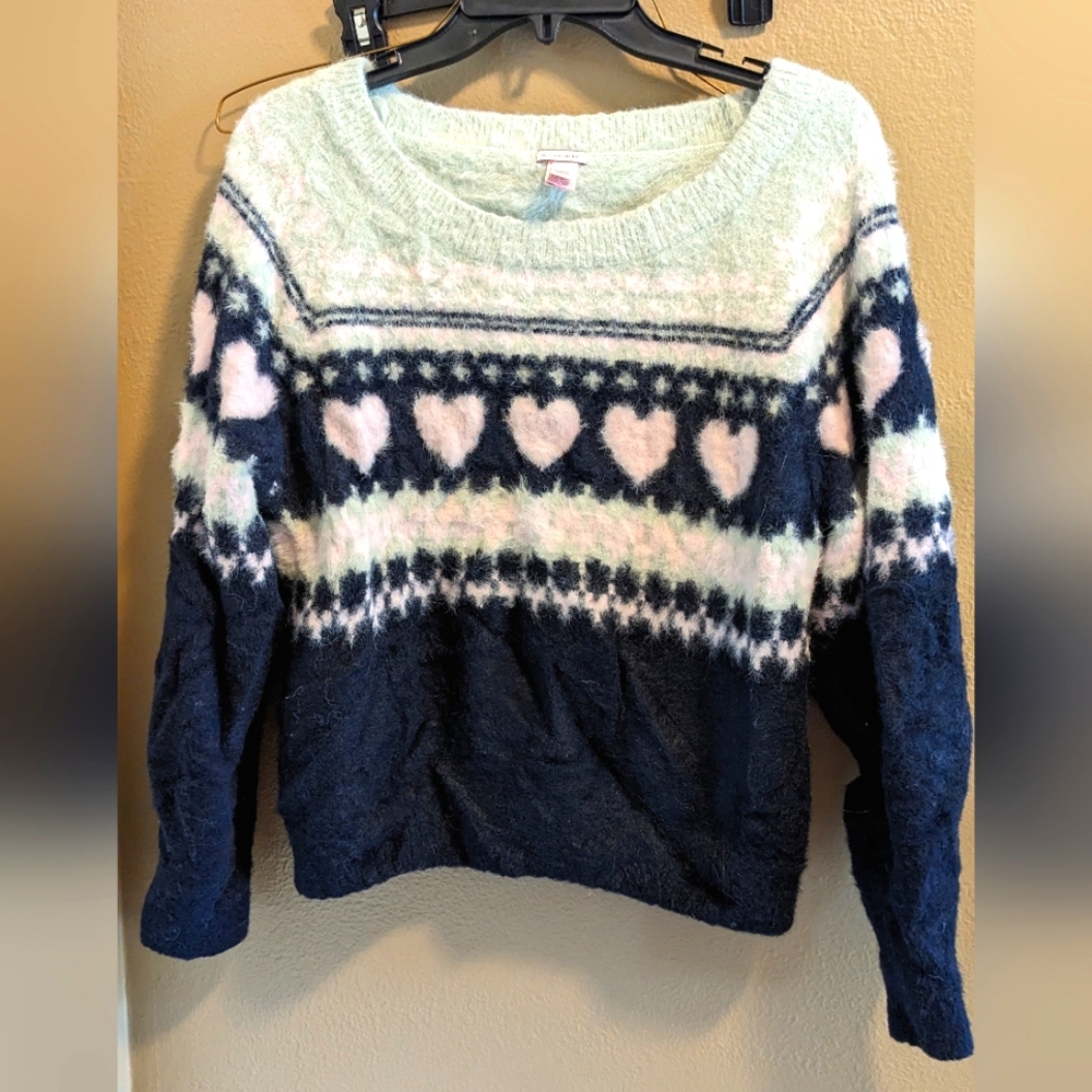Fuzzy cropped sweater